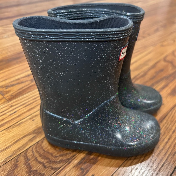 Hunter Kids Sparkle Rain Boots - size 6 - Picture 2 of 5